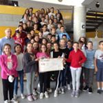 Il gruppo in posa con il dirigente