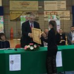 Elisa mentre riceve il primo premio