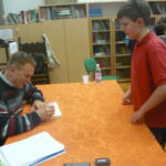 Andrea Gastner firma il suo libro